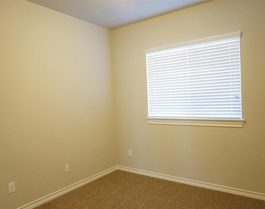 3539 Christopher Dr Drive - Photo Thumbnail 14