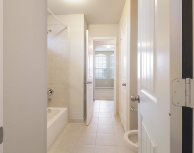 24018 Cannon Anello Court - Photo Thumbnail 35