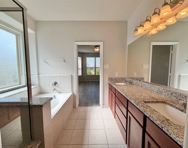 24018 Cannon Anello Court - Photo Thumbnail 18