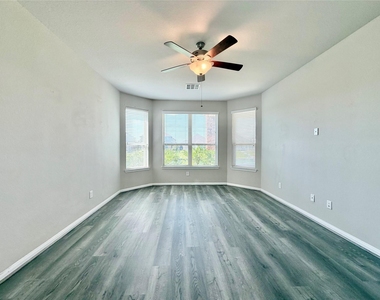 24018 Cannon Anello Court - Photo Thumbnail 16