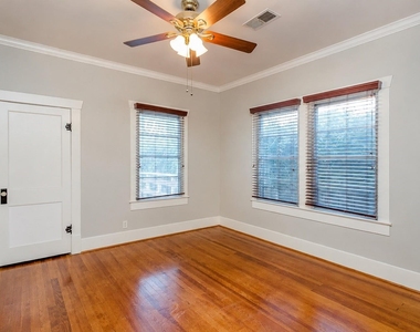 205 E 24th Street - Photo Thumbnail 6