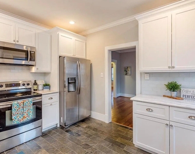 205 E 24th Street - Photo Thumbnail 4