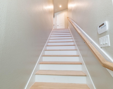 231 Park Place Circle - Photo Thumbnail 2