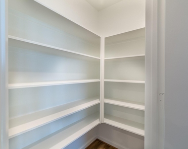 231 Park Place Circle - Photo Thumbnail 11