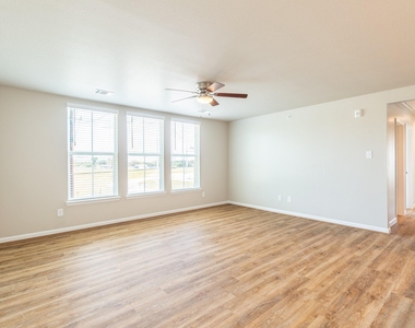 231 Park Place Circle - Photo Thumbnail 12