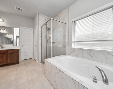 3102 Trishelle Court - Photo Thumbnail 41