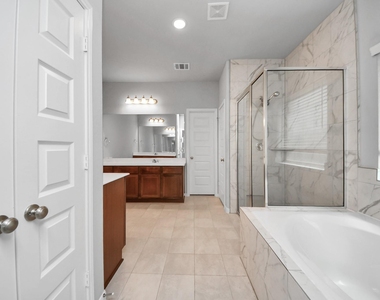 3102 Trishelle Court - Photo Thumbnail 20