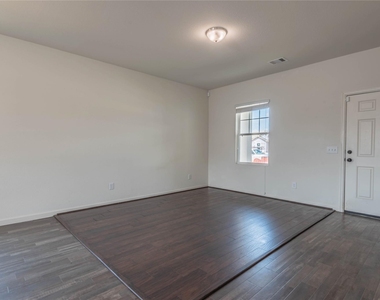 1012 Blue Beech Lane - Photo Thumbnail 3