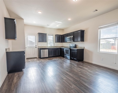 1012 Blue Beech Lane - Photo Thumbnail 4