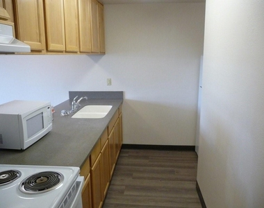 3195 Briarwood Drive - Photo Thumbnail 5