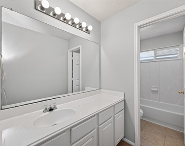 3218 Spring Flower Lane - Photo Thumbnail 17
