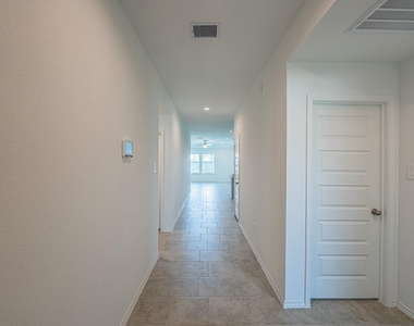 1118 Appaloosa Lane - Photo Thumbnail 4