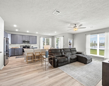 383 Shoreview Drive - Photo Thumbnail 11