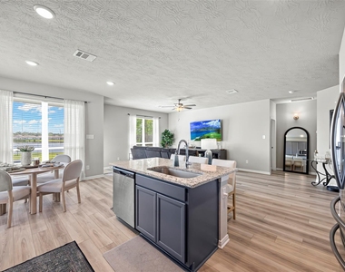 383 Shoreview Drive - Photo Thumbnail 14