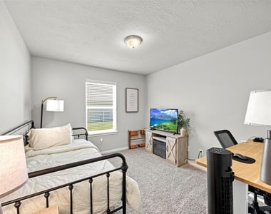 383 Shoreview Drive - Photo Thumbnail 9