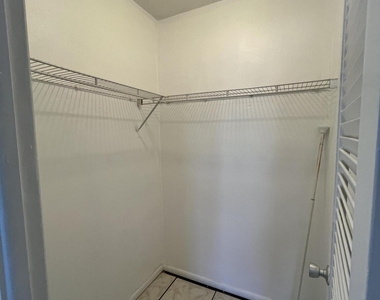 223 Columbia Drive - Photo Thumbnail 13