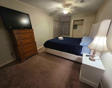 706 Maple St - Photo Thumbnail 19