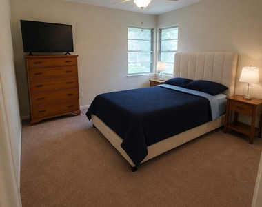 706 Maple St - Photo Thumbnail 16