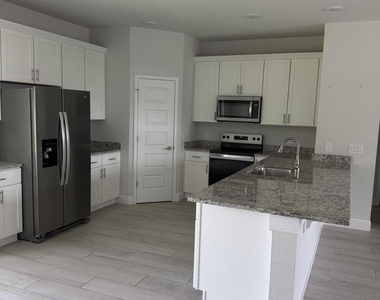 121 Carillo Street Ne - Photo Thumbnail 6