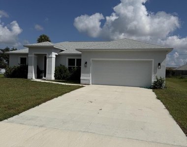 121 Carillo Street Ne - Photo Thumbnail 1