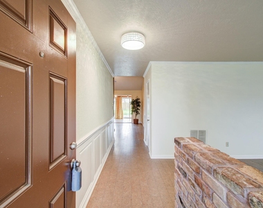 6030 Willowbend Boulevard - Photo Thumbnail 6