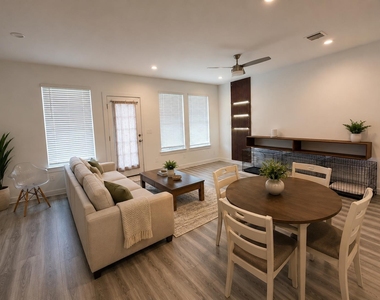 2924 Amherst Meadow Lane - Photo Thumbnail 3