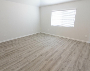 5615 Gara River Drive - Photo Thumbnail 6