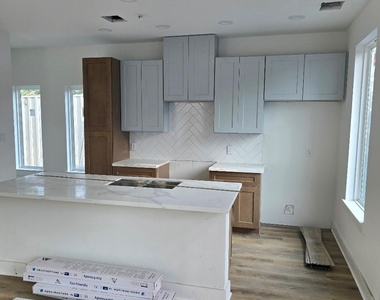 1206 Schweikhardt Street - Photo Thumbnail 8