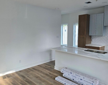 1206 Schweikhardt Street - Photo Thumbnail 9