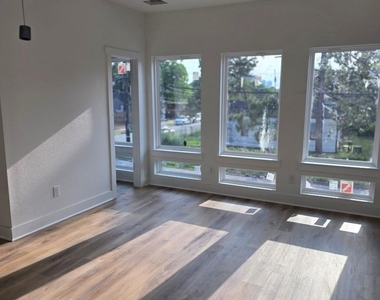 1206 Schweikhardt Street - Photo Thumbnail 4