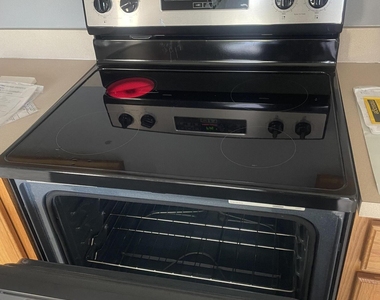 1712 Valcourt Street Nw - Photo Thumbnail 11
