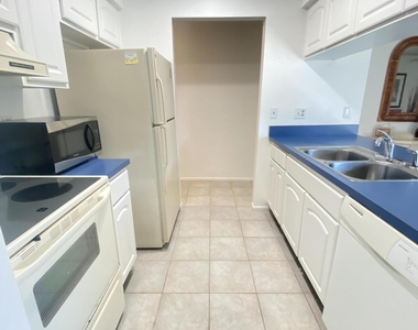 3230 Beach View Way - Photo Thumbnail 6