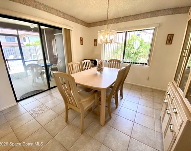 3230 Beach View Way - Photo Thumbnail 4