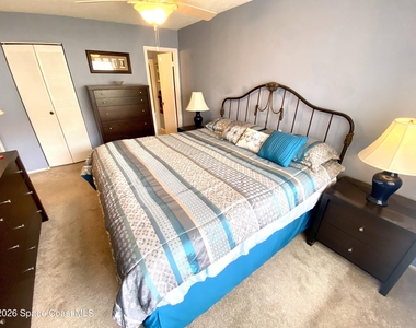 3230 Beach View Way - Photo Thumbnail 8