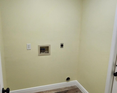 428 Heathrow Circle - Photo Thumbnail 30