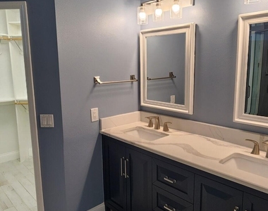 428 Heathrow Circle - Photo Thumbnail 25