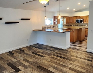428 Heathrow Circle - Photo Thumbnail 13