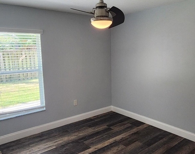 428 Heathrow Circle - Photo Thumbnail 19
