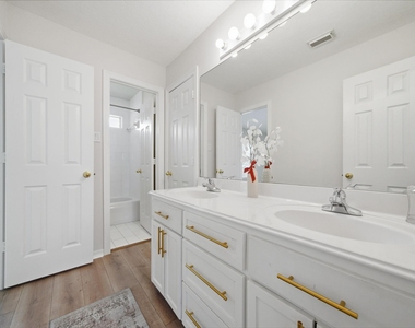 1413 Whispering Pines Drive - Photo Thumbnail 19