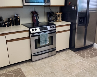 300 Columbia Drive - Photo Thumbnail 5