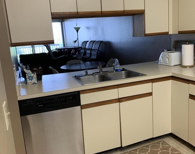 300 Columbia Drive - Photo Thumbnail 4