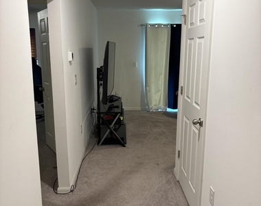 720 Avalon Street Se - Photo Thumbnail 2