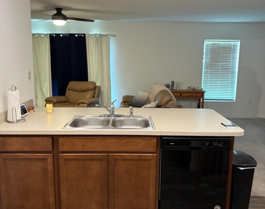 720 Avalon Street Se - Photo Thumbnail 3