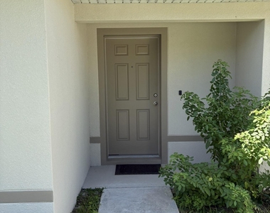 720 Avalon Street Se - Photo Thumbnail 1