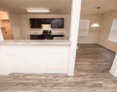10203 Piave Drive - Photo Thumbnail 5