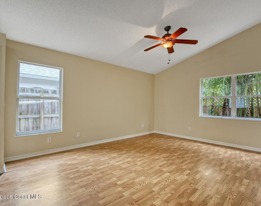 2900 Pebble Creek Street - Photo Thumbnail 6