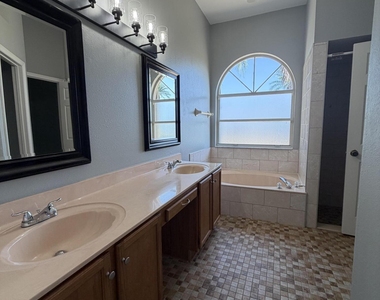 2900 Pebble Creek Street - Photo Thumbnail 27