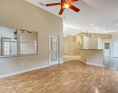 2900 Pebble Creek Street - Photo Thumbnail 7