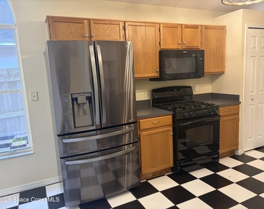 2900 Pebble Creek Street - Photo Thumbnail 23