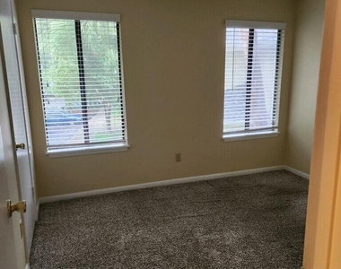 3505 Sable Palm Lane - Photo Thumbnail 2